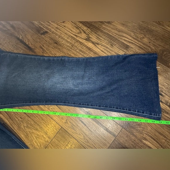 True Religion Fey High Rise Modern Flare Jeans size 33 - Picture 10 of 10